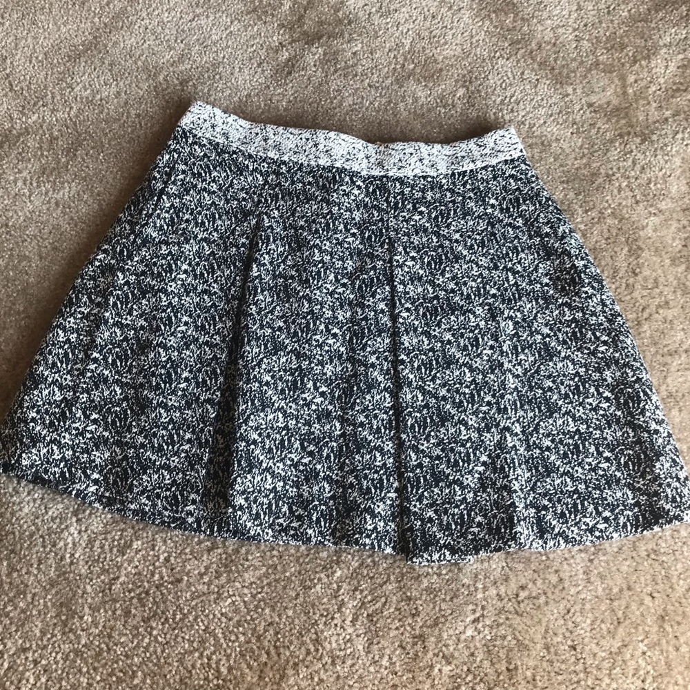 Banana Republic Pleated Mini Skirt Size 4